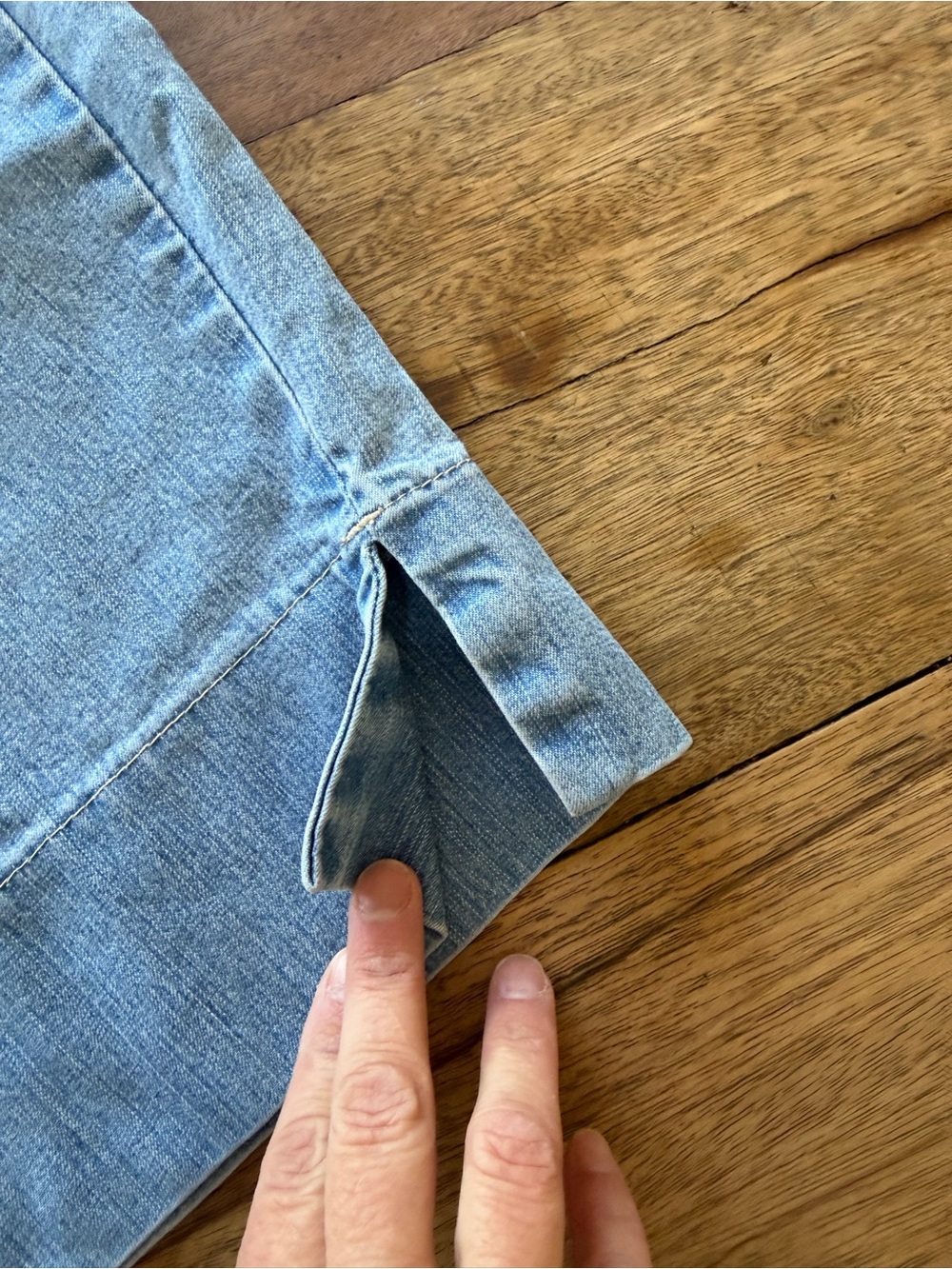 Gloria Vanderbilt Light Wash Denim Crop Pants - Picture 2 of 5
